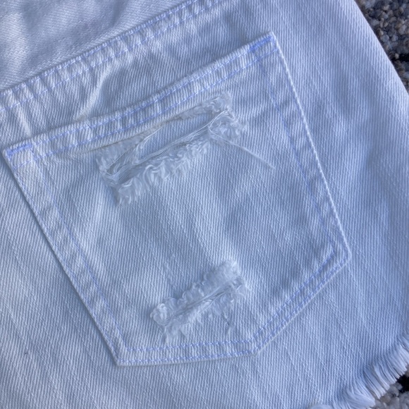 NWT 🐲💙 We The Free Spring White Frayed Hem Short - Picture 12 of 14